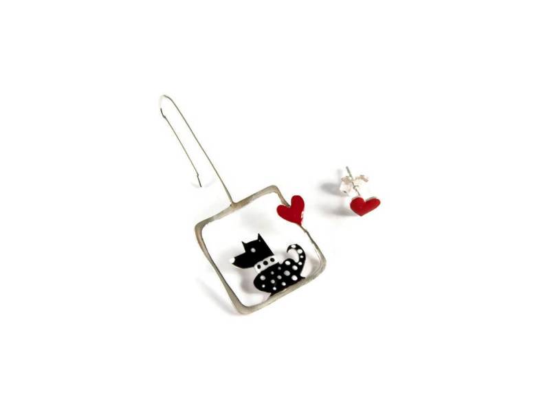 Puppy Love Mismatched Sterling Silber Ohrringe Baumeln Post Herz Und Niedlicher Reizender Hund Schwarz Weiße Punkte Rotes Best Friends Geschenkidee von ThisAndThatWorkshop