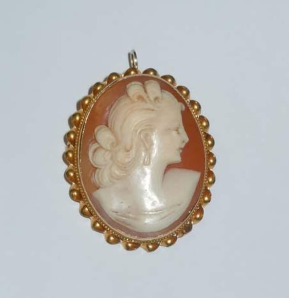 14Kt Gold Handgeschnitzten Junge Weibliche Kamee Brosche Anhänger Fließen Schlösser Haar von ThisArtGallery