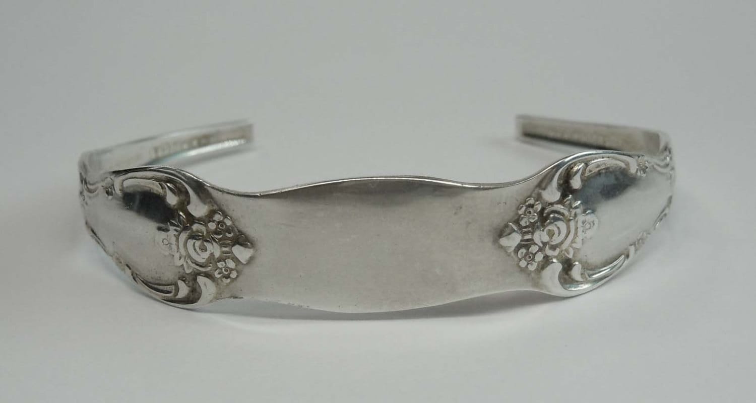 Antike Rogers Oneida Gehämmert Silbernen Teller Besteck Manschette Armband Größe 7 von ThisArtGallery