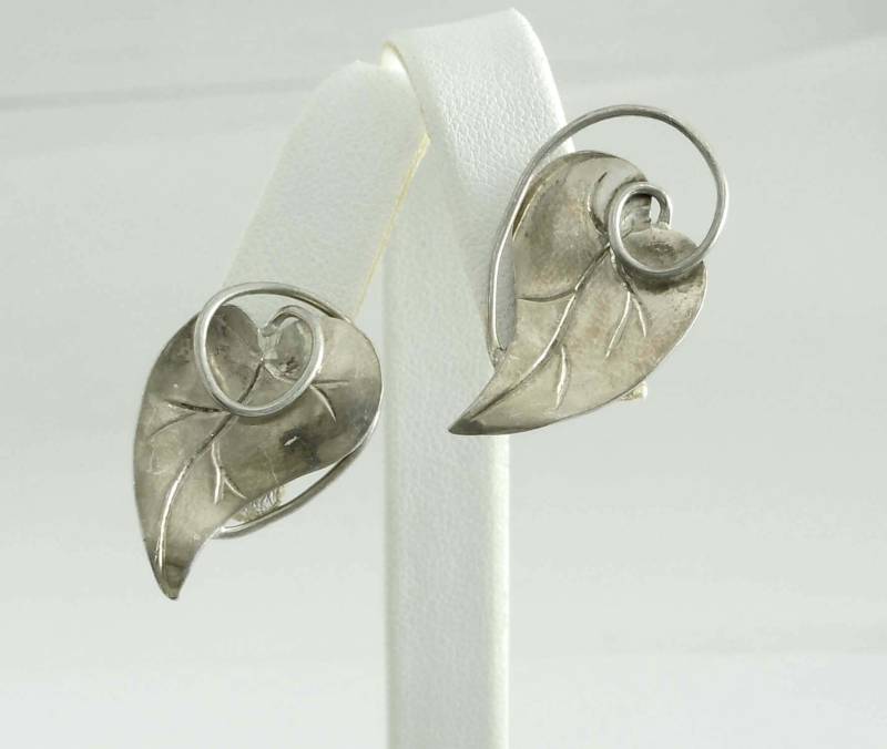 Atemberaubende Paar Hand Gemacht Antike Jugendstil Sterling Silber Blatt Schraube Zurück Ohrringe Rebe Und Ca. 1920Er Jahre von ThisArtGallery