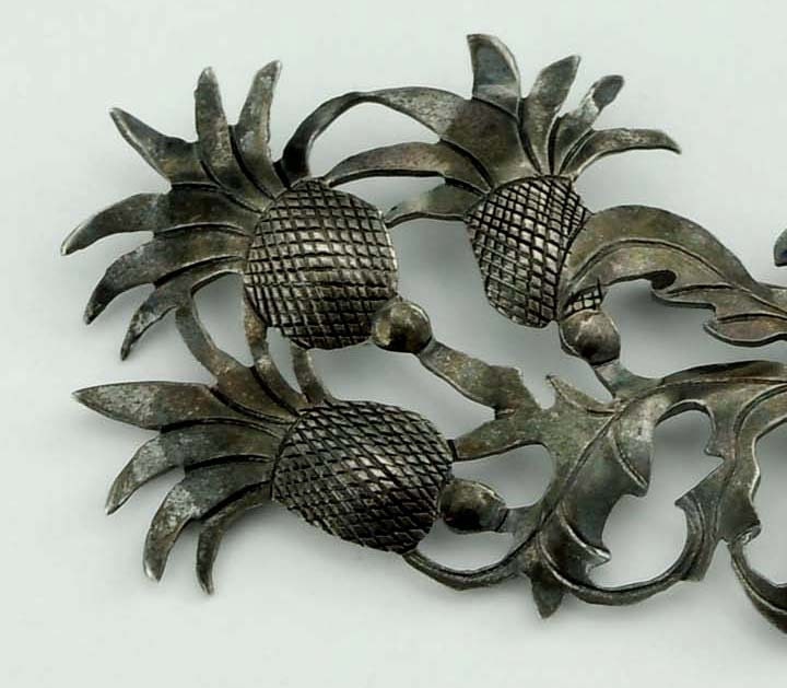 Beeindruckende Sterling Silber Thistel Brosche #400 Mit Schönen Pistole-Metall Grau Patina von ThisArtGallery