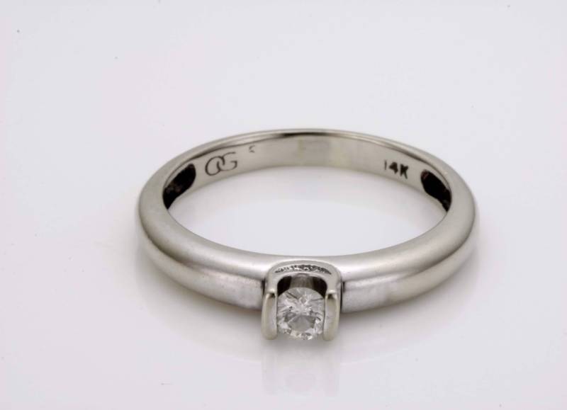 Estate .17Ct Diamant 14K Weißgold Solitär Verlobungsring Größe 8 von ThisArtGallery