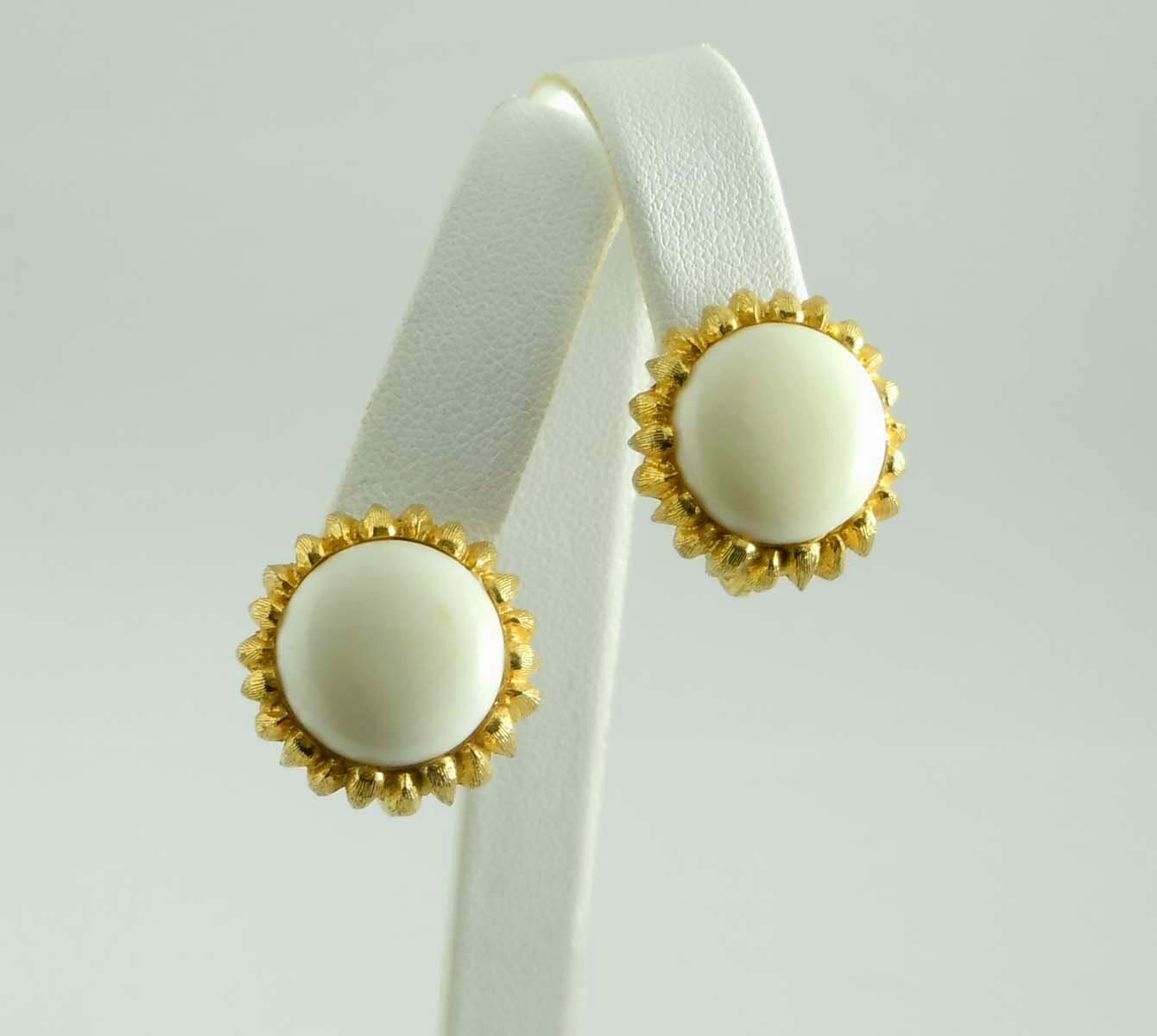 Gold-Ton Trifari Burst Sonne Sonnenblume Clip Auf Ohrringe von ThisArtGallery