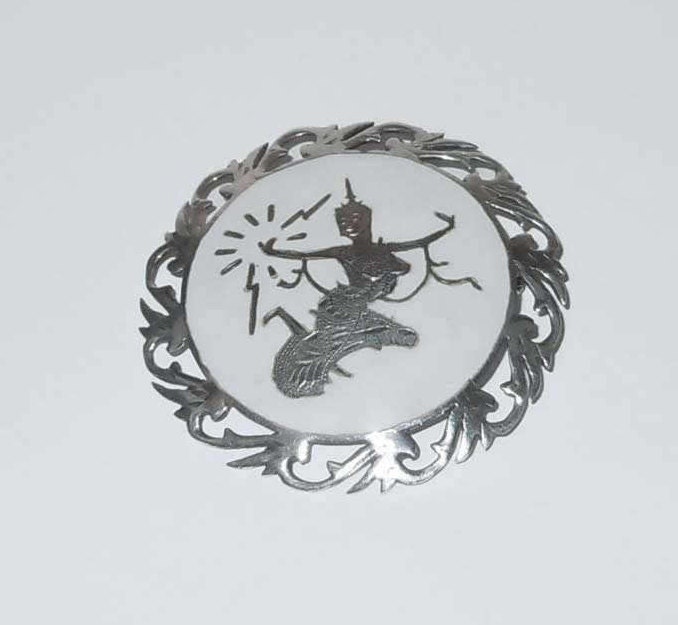 Jahrgang Sterling Silber Weiß Emaille Siam Eschen Tanzen Deity Brosche Thailand Südostasien von ThisArtGallery