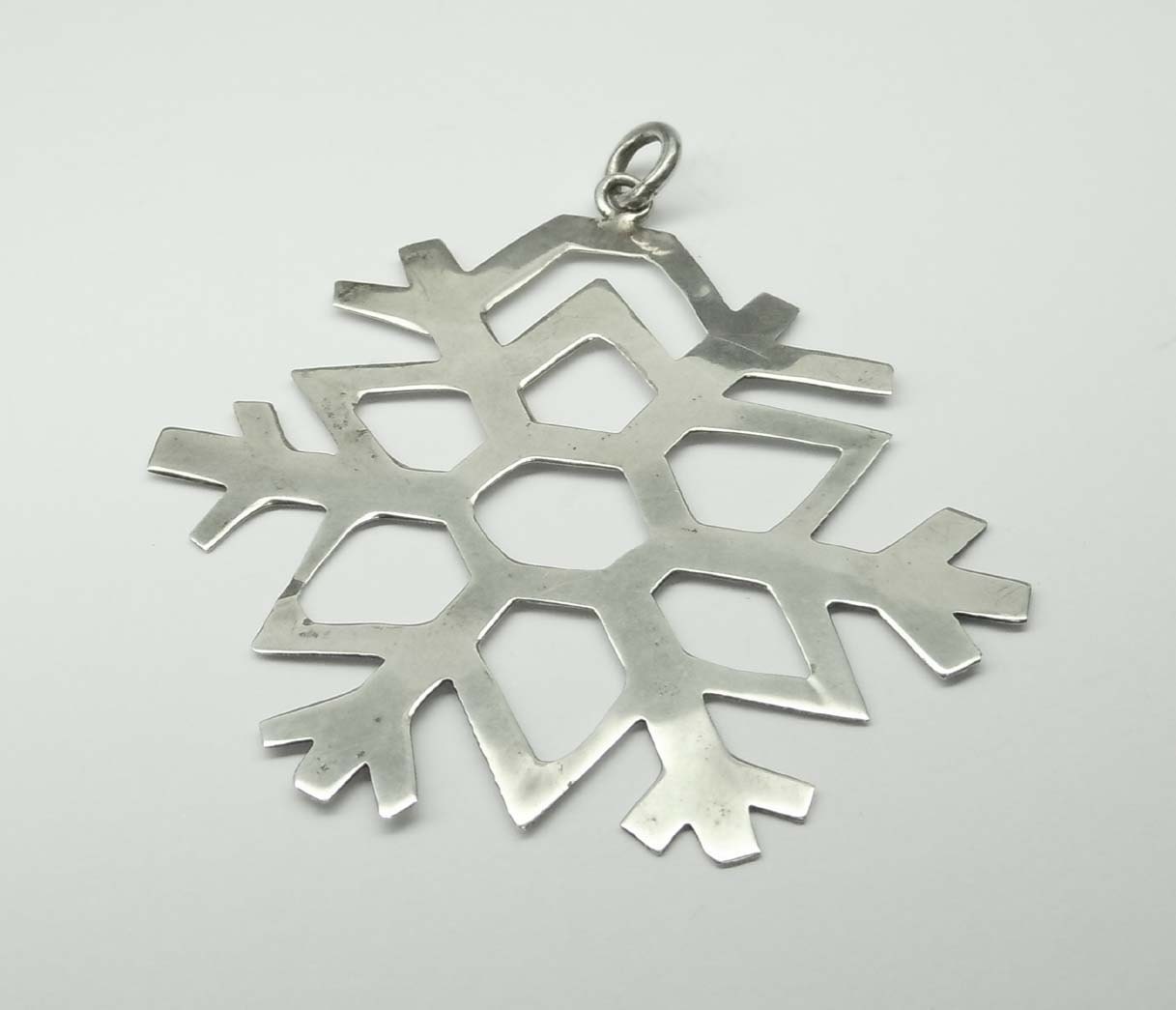 Schöne Vintage Durchbrochene Charm-sterling Silver Snow Flake Anhänger von ThisArtGallery