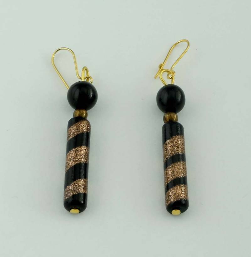 Spaß Wunderlichen Onyx Emaille Spiral Ohrringe von ThisArtGallery