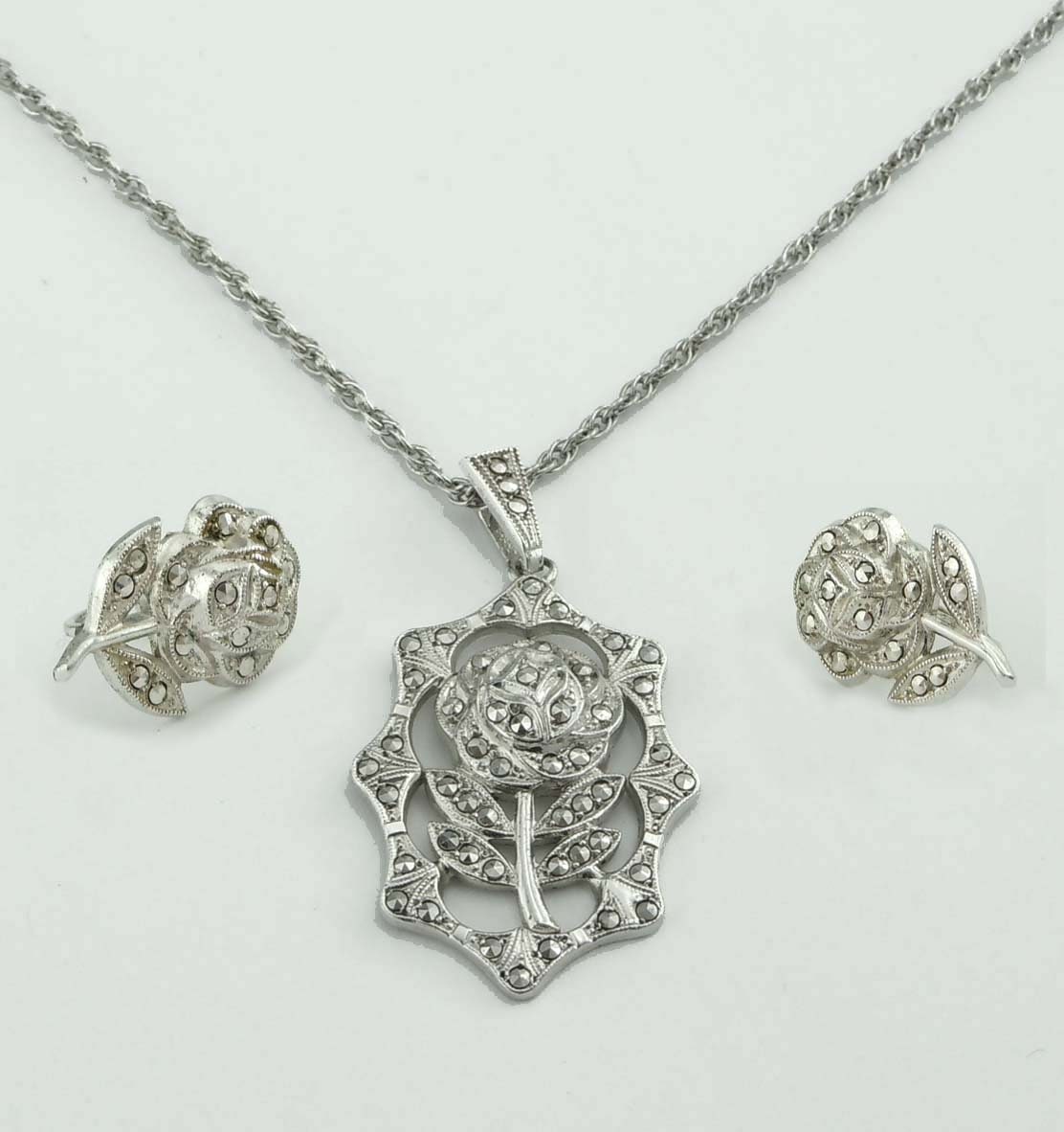 Sterling Silber Markasit Langen Stiel Rose Ohrringe Anhänger Set von ThisArtGallery