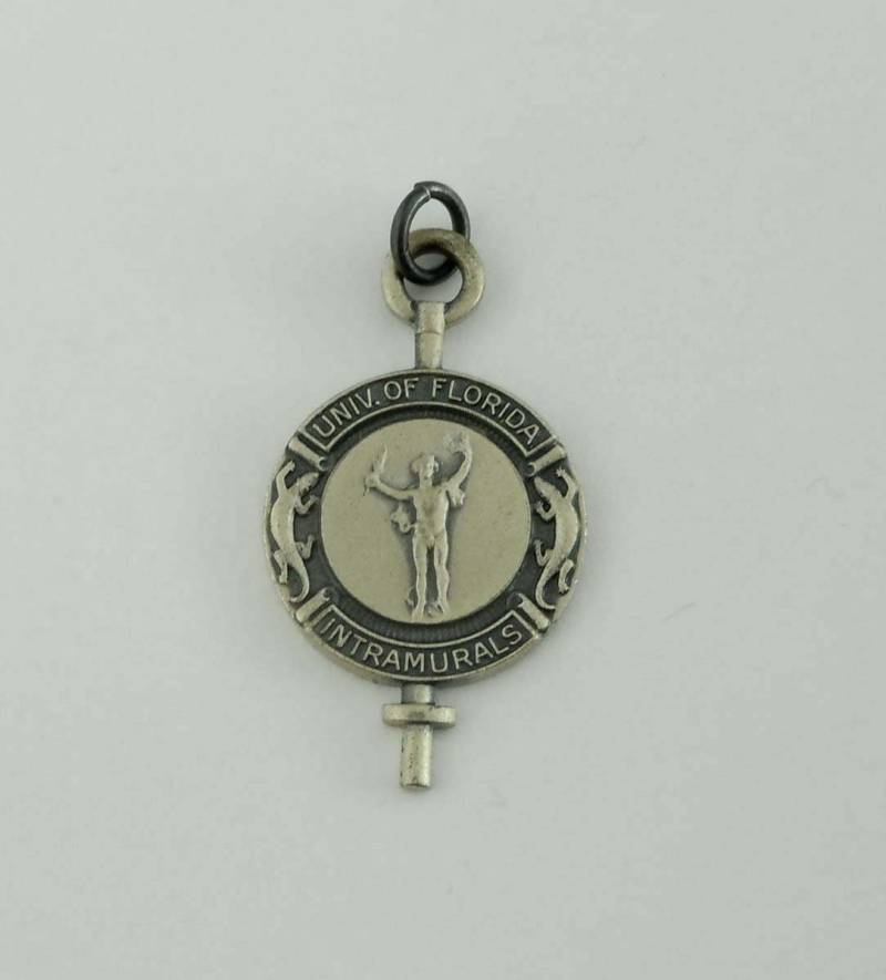 Vintage Matte Finish Sterling Silber Universität Von Florida Spielbelag Klasse Schlüssel Anhänger von ThisArtGallery