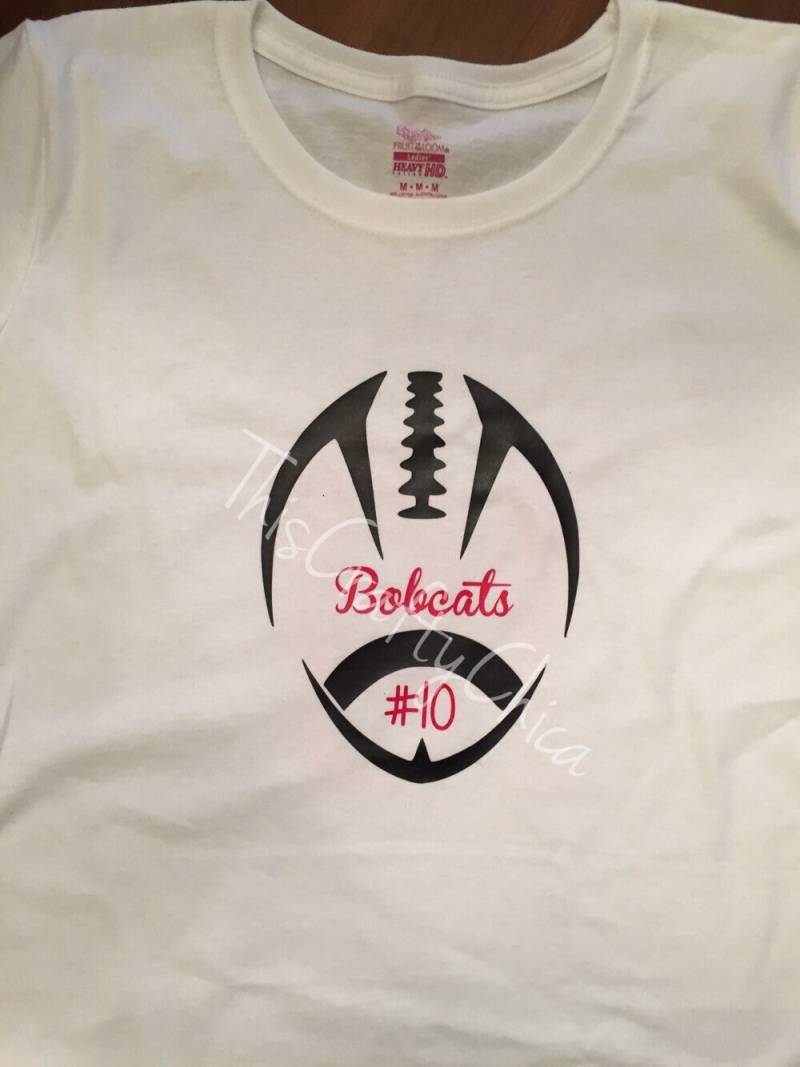 Football Mom Kurzärmeliges Shirt Zahl Personalisiert von ThisCraftyChica