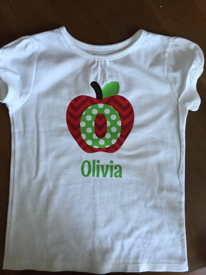 Personalisiertes Kurzarm Tshirt Chevron Monogramm Kindergarten Glitzer Mädchen Apfel von ThisCraftyChica