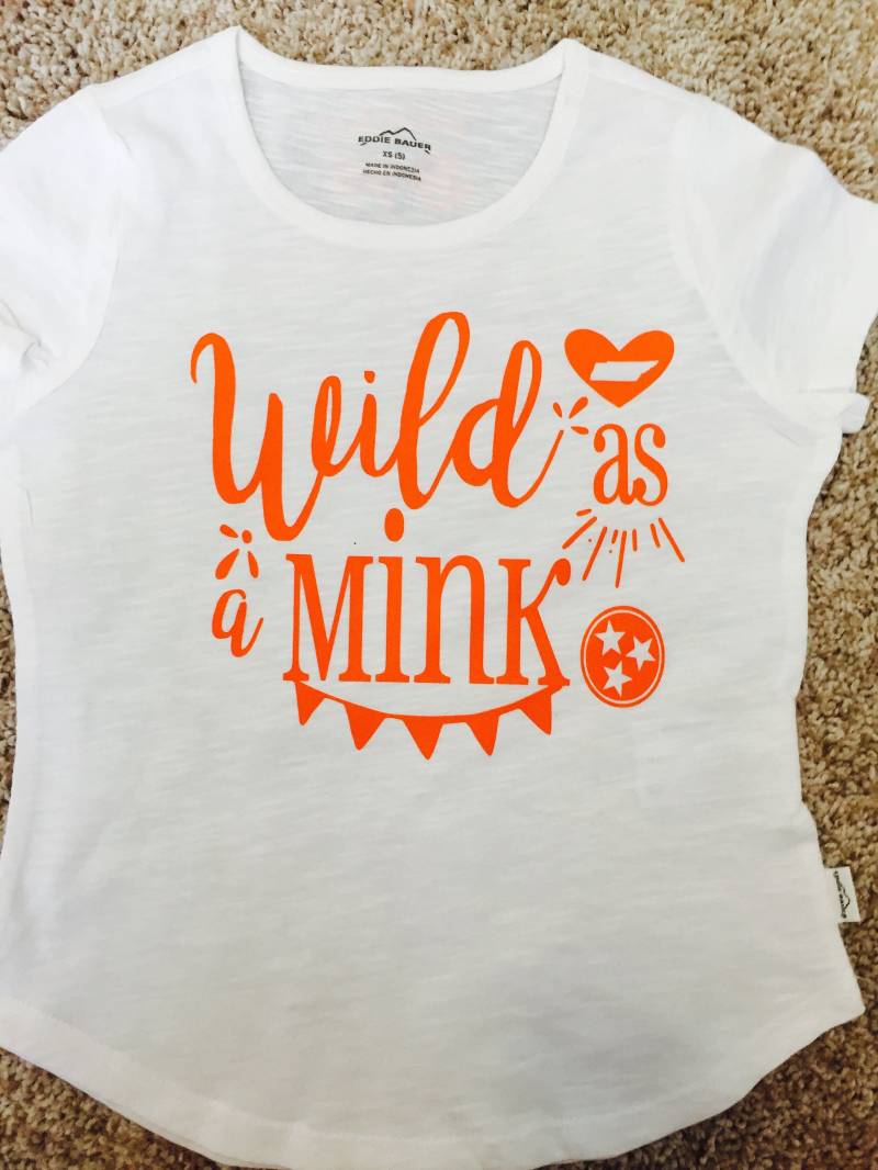 Wild As A Mink Tennessee Vols Rocky Top Langarm Oder Kurzarm Mädchen Tshirt von ThisCraftyChica