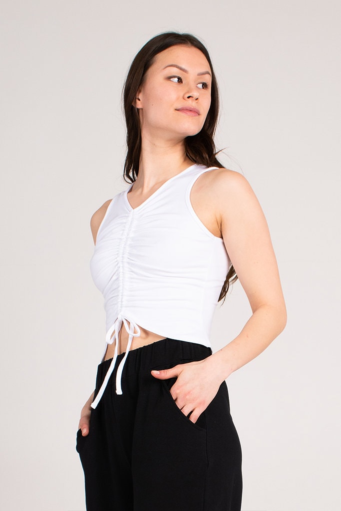 Bio-Bauchfreies Crop Top Mit Raffung Vorn - Weiß von ThisIsAnyo