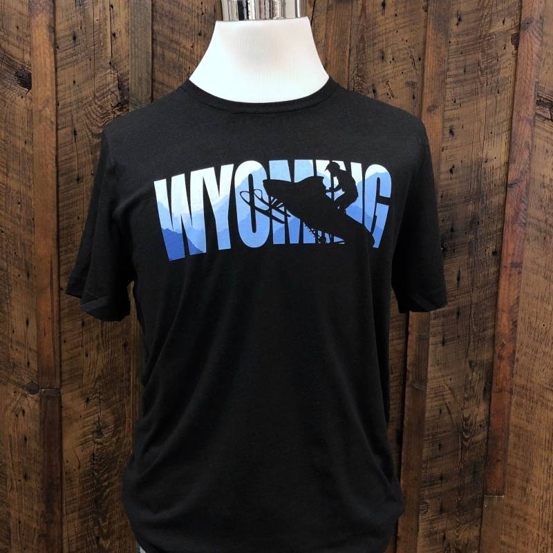Wyoming Snowmobiling T-Shirt Wyoming Snowmobiling T-Shirt von ThisJoyfulHomeetc