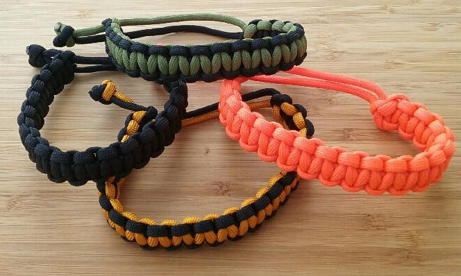 Solomon Bar Paracord Armband Mit Schiebeverschluss Solomon Bar Paracord Armband Mit Schiebeverschluss von ThisOldeWoodshop