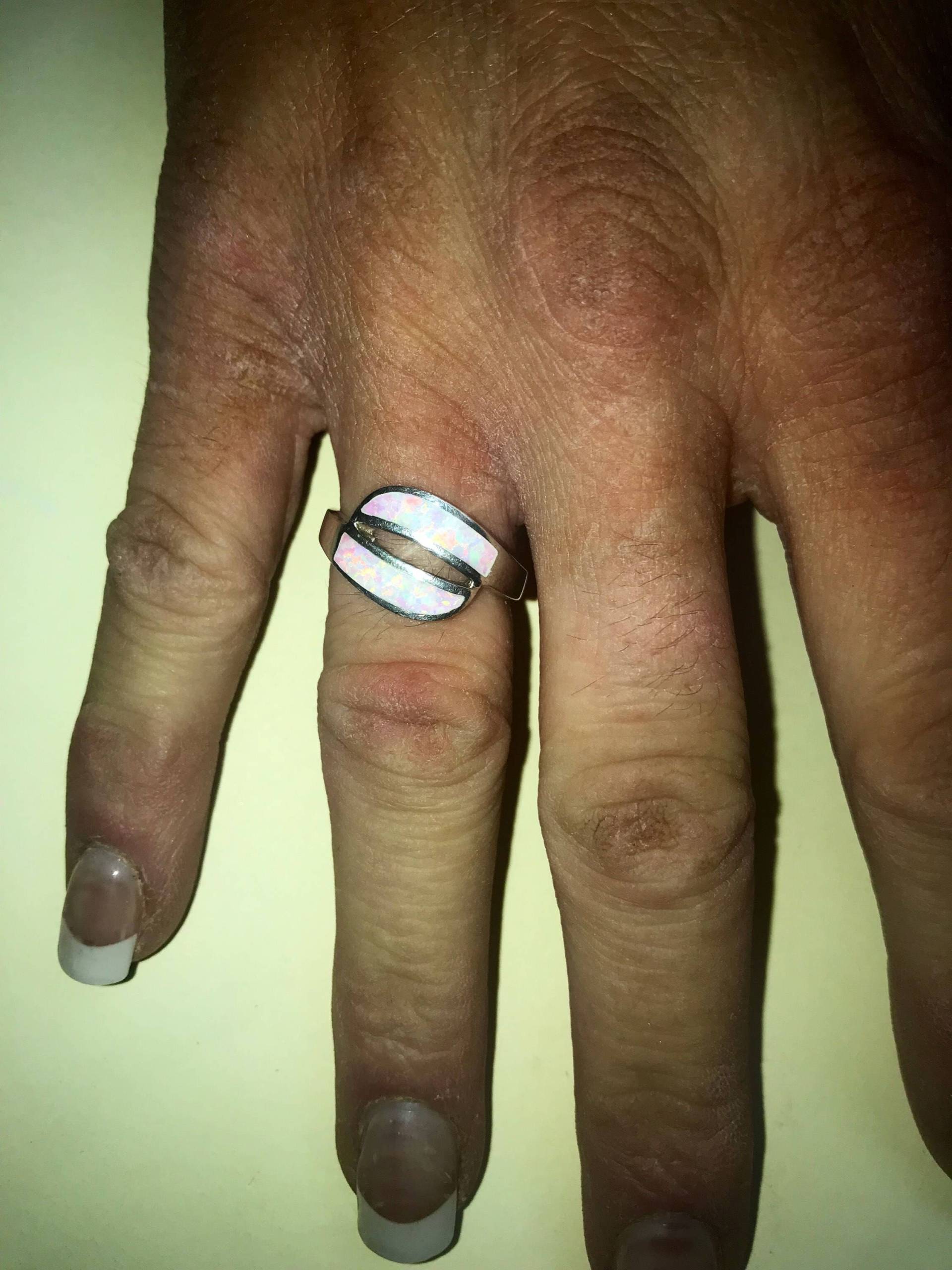 Einzigartige Sterling Silber 925 Antik Stil Opal Ring W/Oval Top Wunderschöne Blau Türkis Stein Seil Dot Design Einzigartige Sterling Silber 925 Antik Stil Opal Ring W/Oval Top Wunderschöne Blau Türkis Stein Seil Dot Design von ThisandThat865