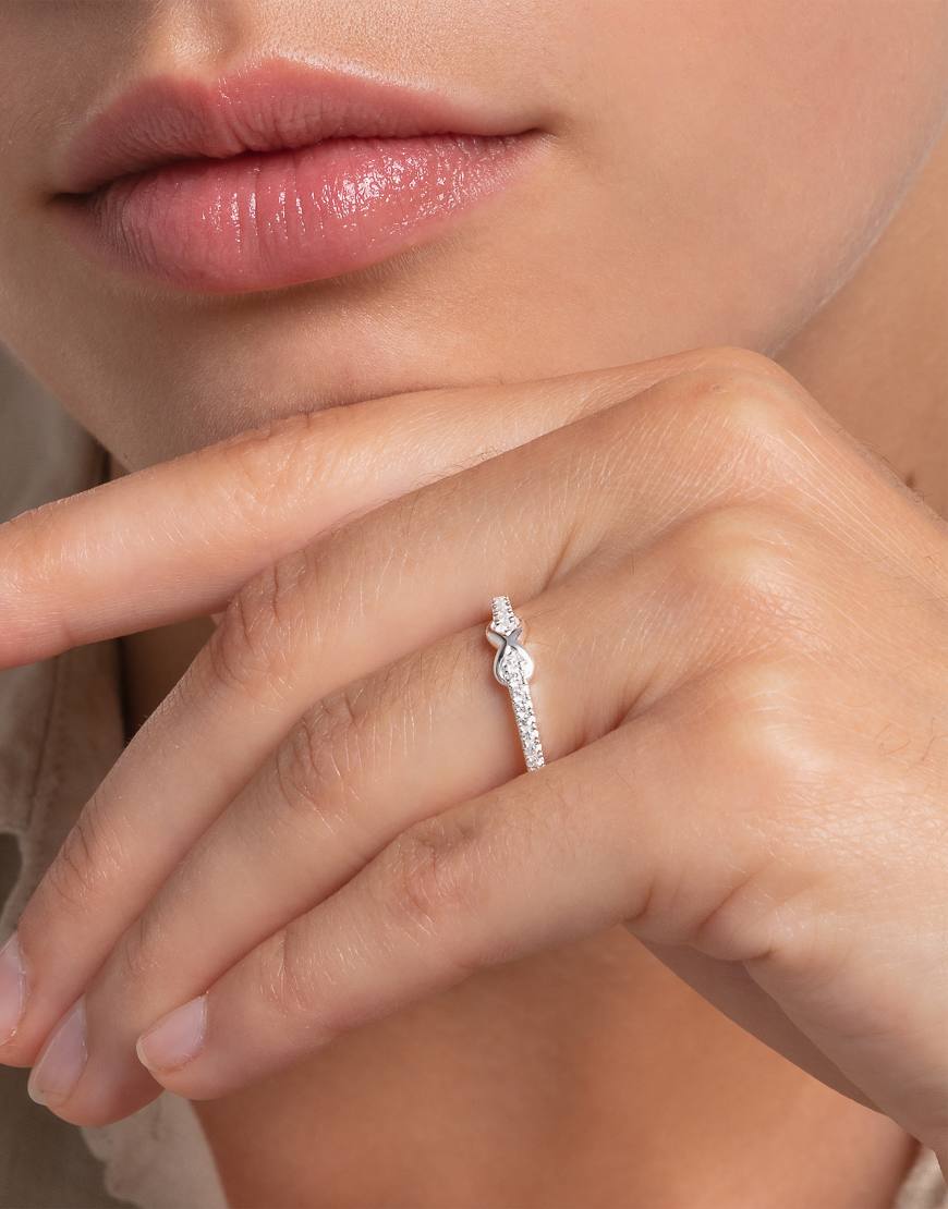 Thomas Sabo - Infinity - Ring aus 925er Sterlingsilber mit weißen Steinen von Thomas Sabo