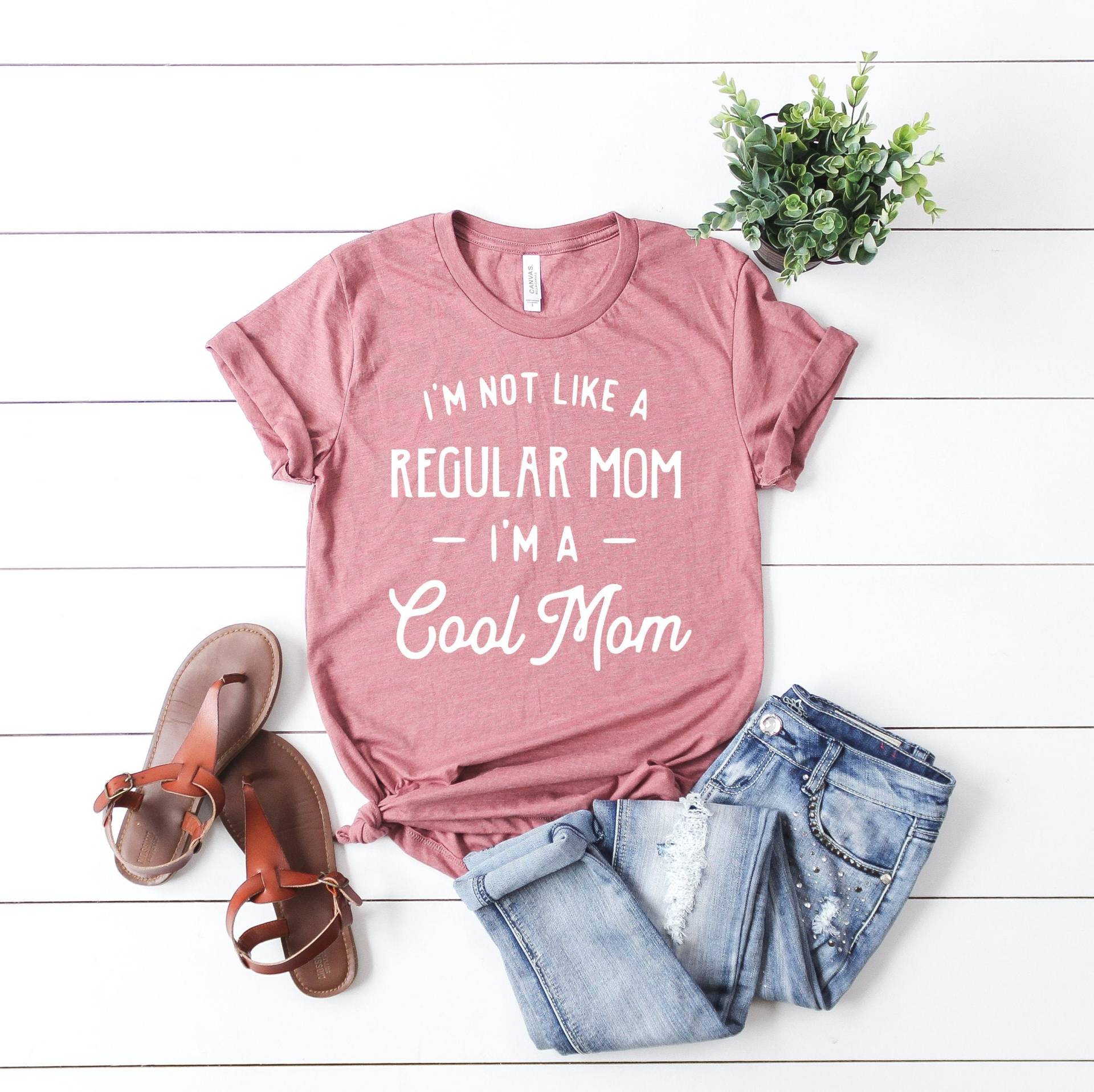 I'm Not Like A Regular Mom Cool Shirt, Muttertagsgeschenk, Cooles Mama Mutter & Frau Eine Coole Mama, Mean Girls, Shirt von ThopasCo