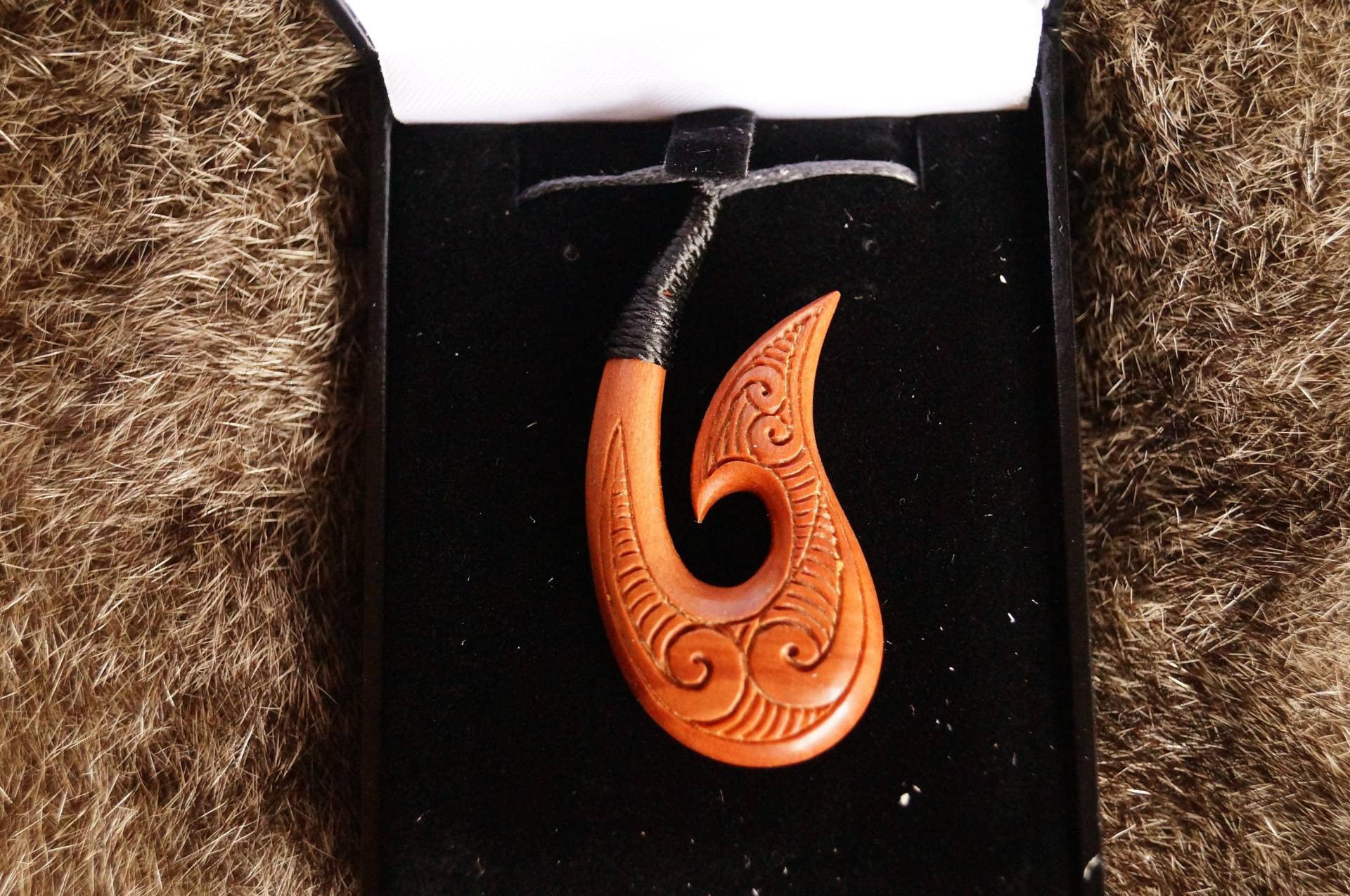 New Zealand Wood Hook Pendant New Zealand Wood Hook Pendant von Thoreg