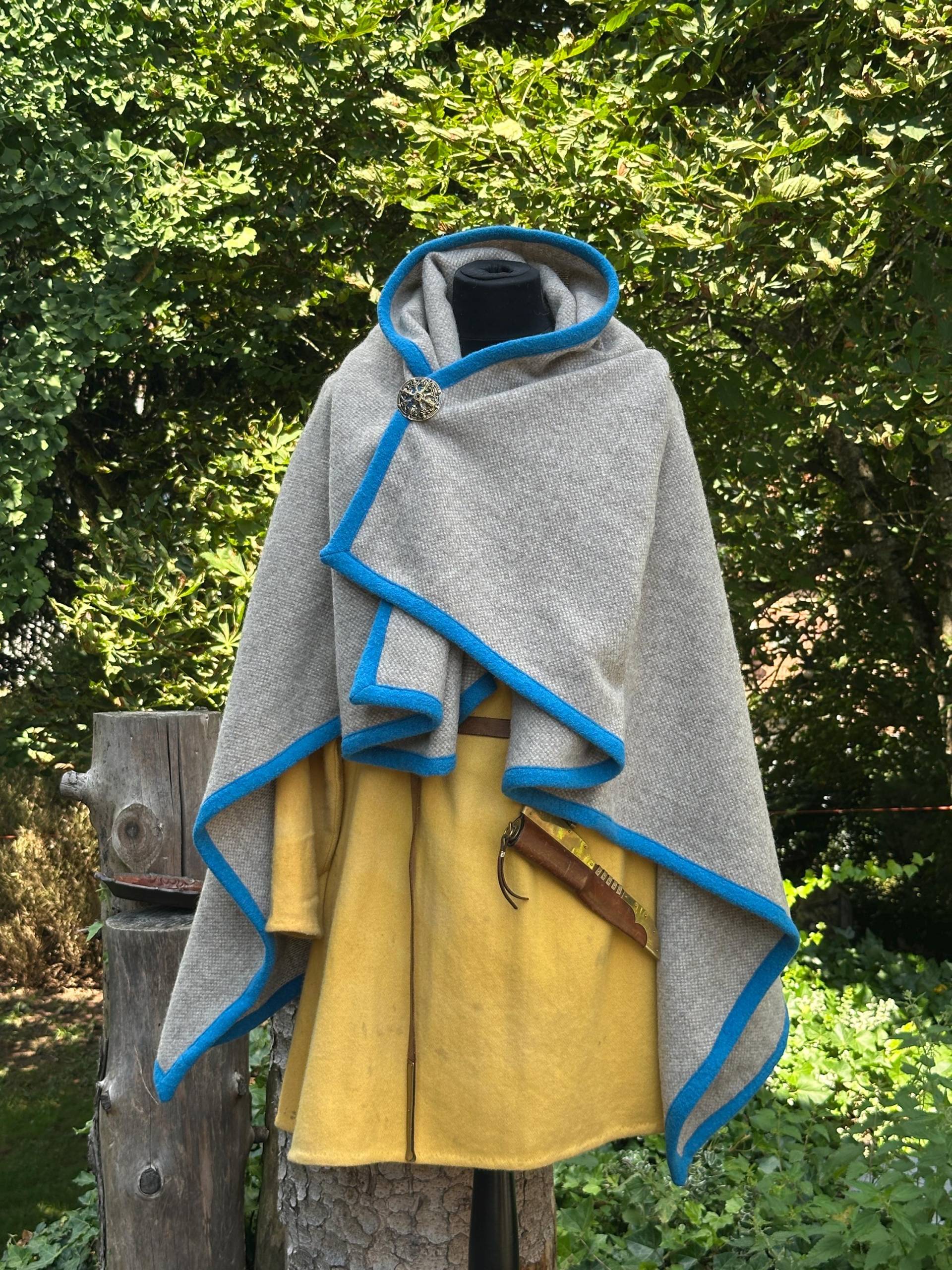 Rechteckmantel Aus Ungefärbter, Naturfarbener Schurwolle , Mittelalterkleidung, Wikingerkleidung, Reenactment, Larp Rechteckmantel Aus Ungefärbter, Naturfarbener Schurwolle , Mittelalterkleidung, Wikingerkleidung, Reenactment, Larp von ThoridsGewandung
