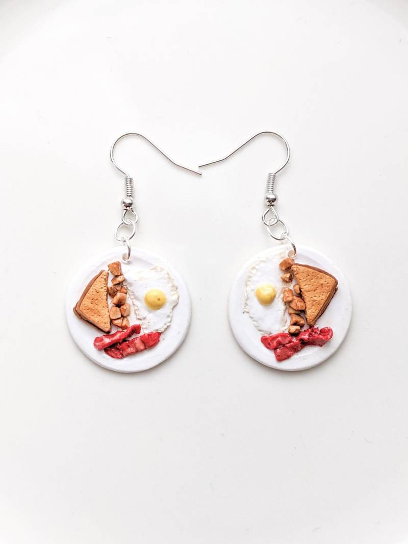 Frühstücksteller Ohrringe Handgemachte Essen Schmuck Aus Polymer Clay Frühstücksteller Ohrringe Handgemachte Essen Schmuck Aus Polymer Clay von ThornTreeDesigns