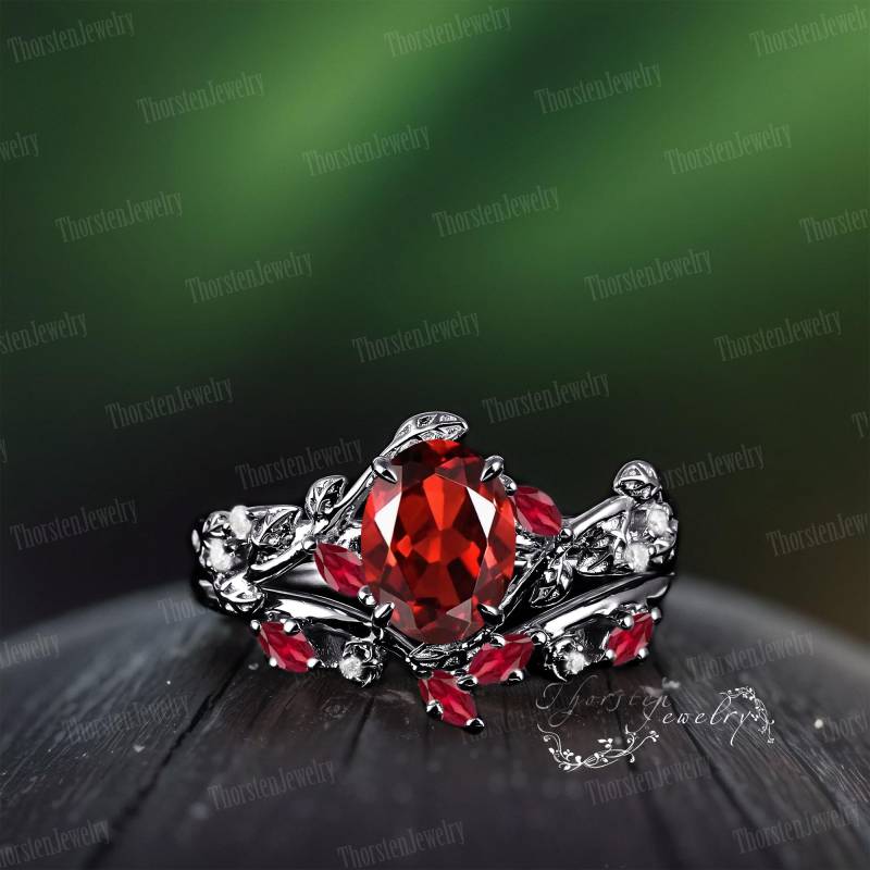 Gothic Black Gold Oval Garnet Engagement Ring Sets Bridal Vintage Leaf Promise Cluster Statement Art Deco Gothic Black Gold Oval Garnet Engagement Ring Sets Bridal Vintage Leaf Promise Cluster Statement Art Deco von ThorstenOpos