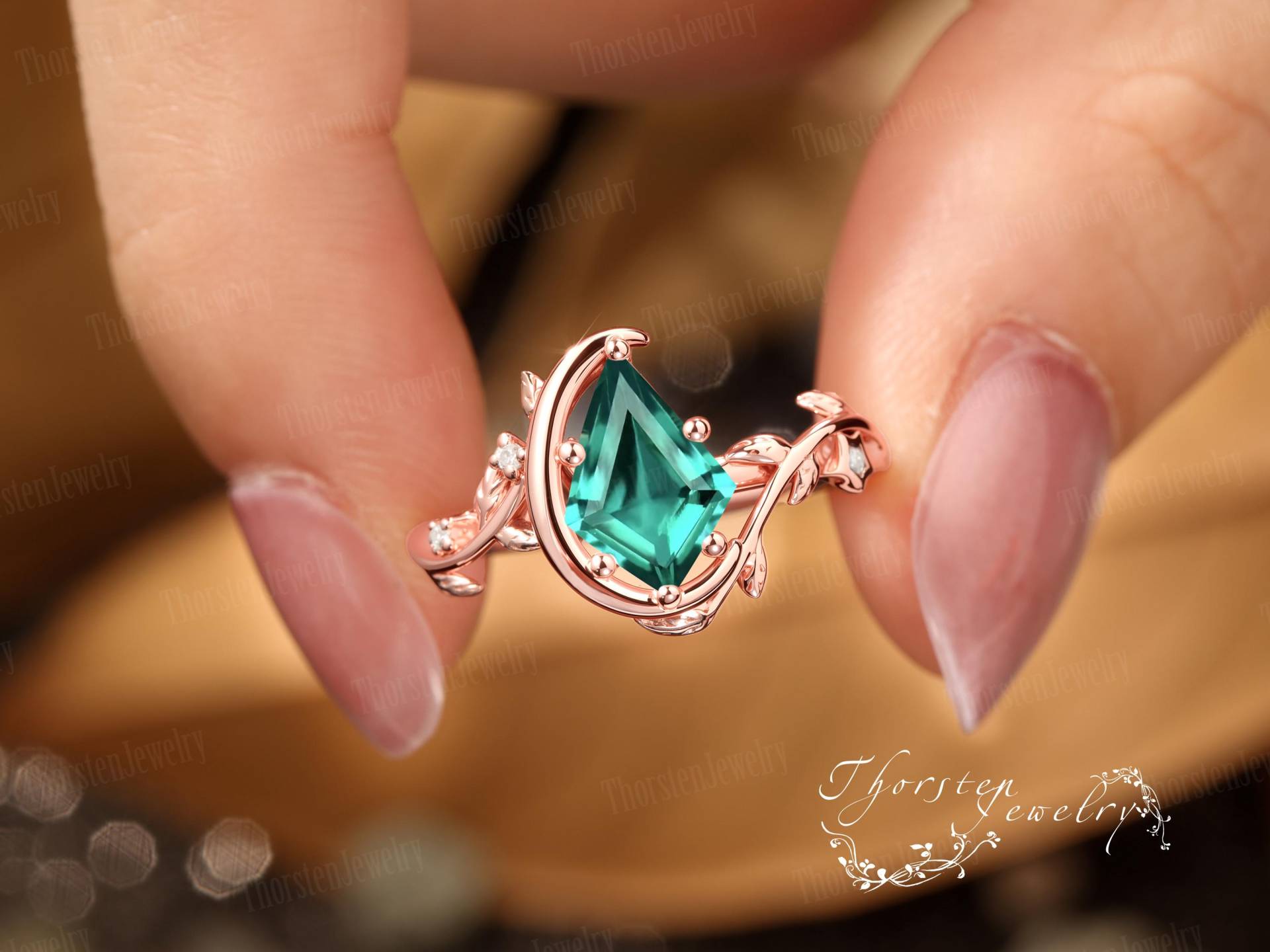 Kite Cut Emerald Engagement Ring Rose Gold Promise Moon Bridal Green Gemstone Leaf Art Deco Handmade Jewelry Gift For Her von ThorstenOpos