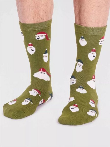 Thought Baumwoll-Socken mit Weihnachtsmann Motiv Modell: Alfredo von Thought