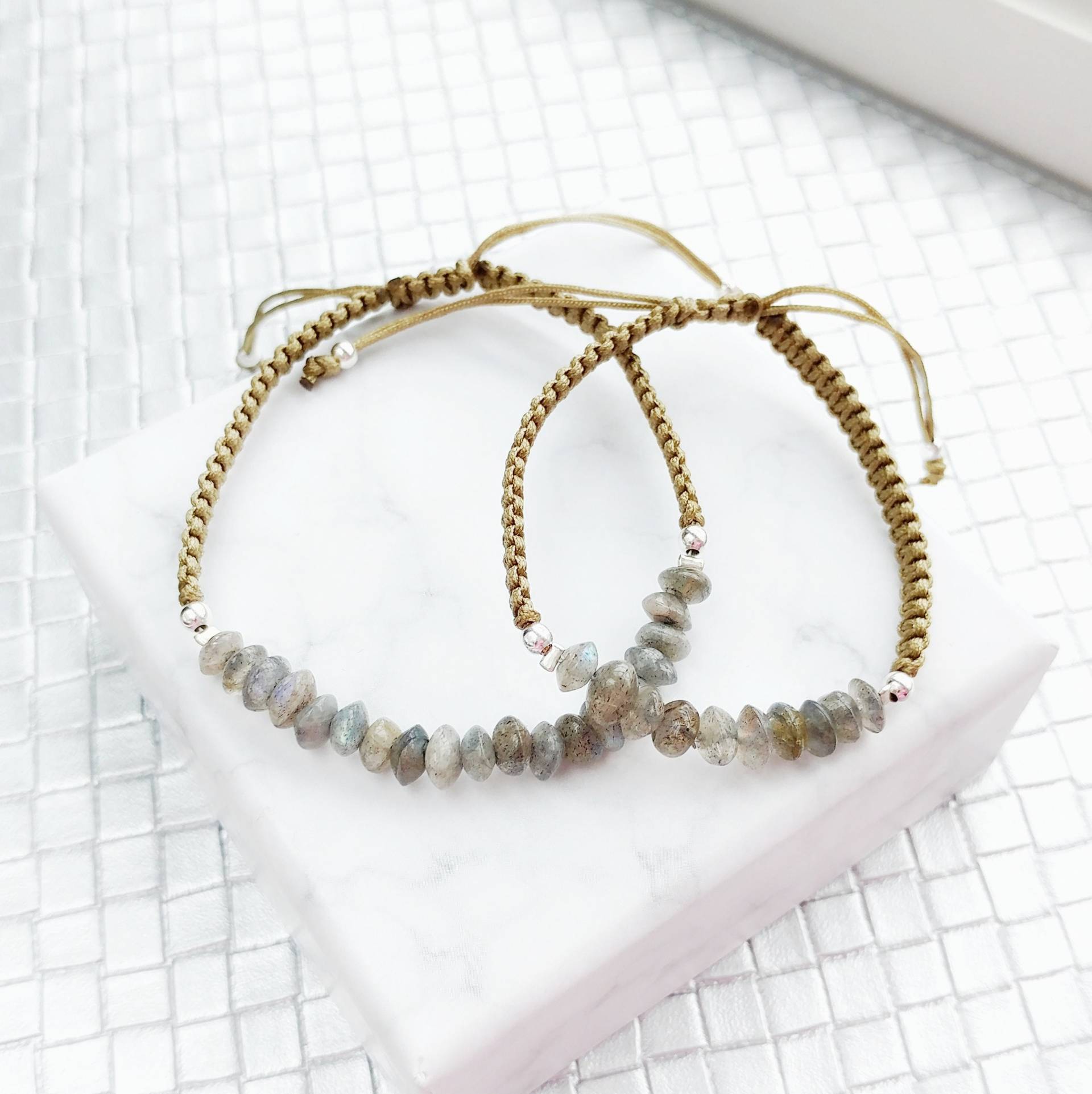 Labradorite Mother & Daughter Matching Gemstone Braided Bracelets, Children Protective Crystal Bracelets von ThoughtsAccessories