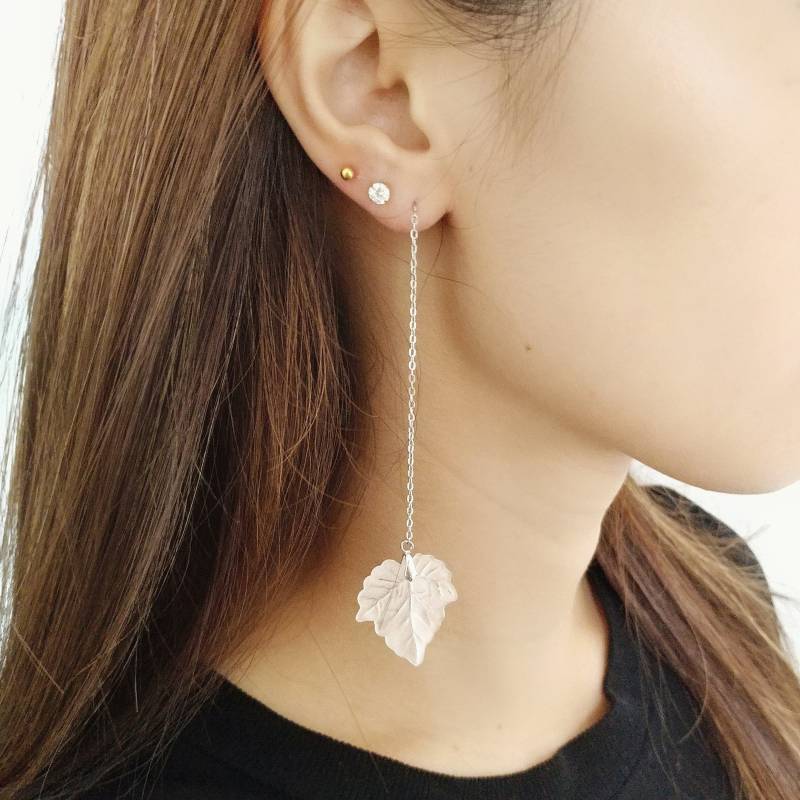 Leaf Earrings, Sterling Silver Chain Drop Long Dangle Gift For Her, Womens Acrylic Earring von ThoughtsAccessories