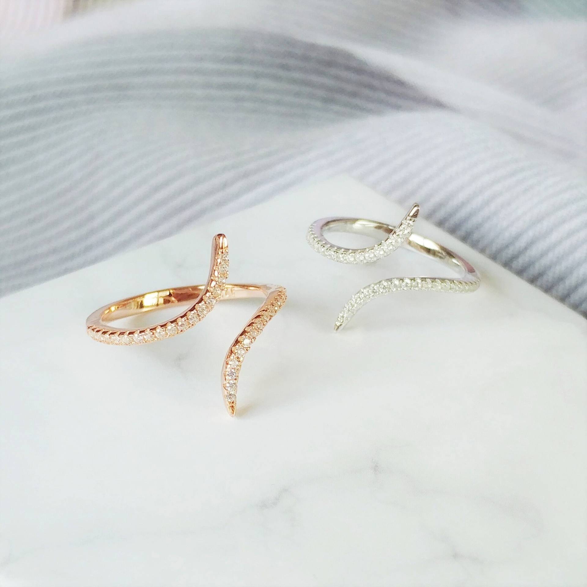 Sterling Silver Adjustable Stacking Ring, Rose Gold Women Rings, Minimalist Open Cuff Layering Ring von ThoughtsAccessories