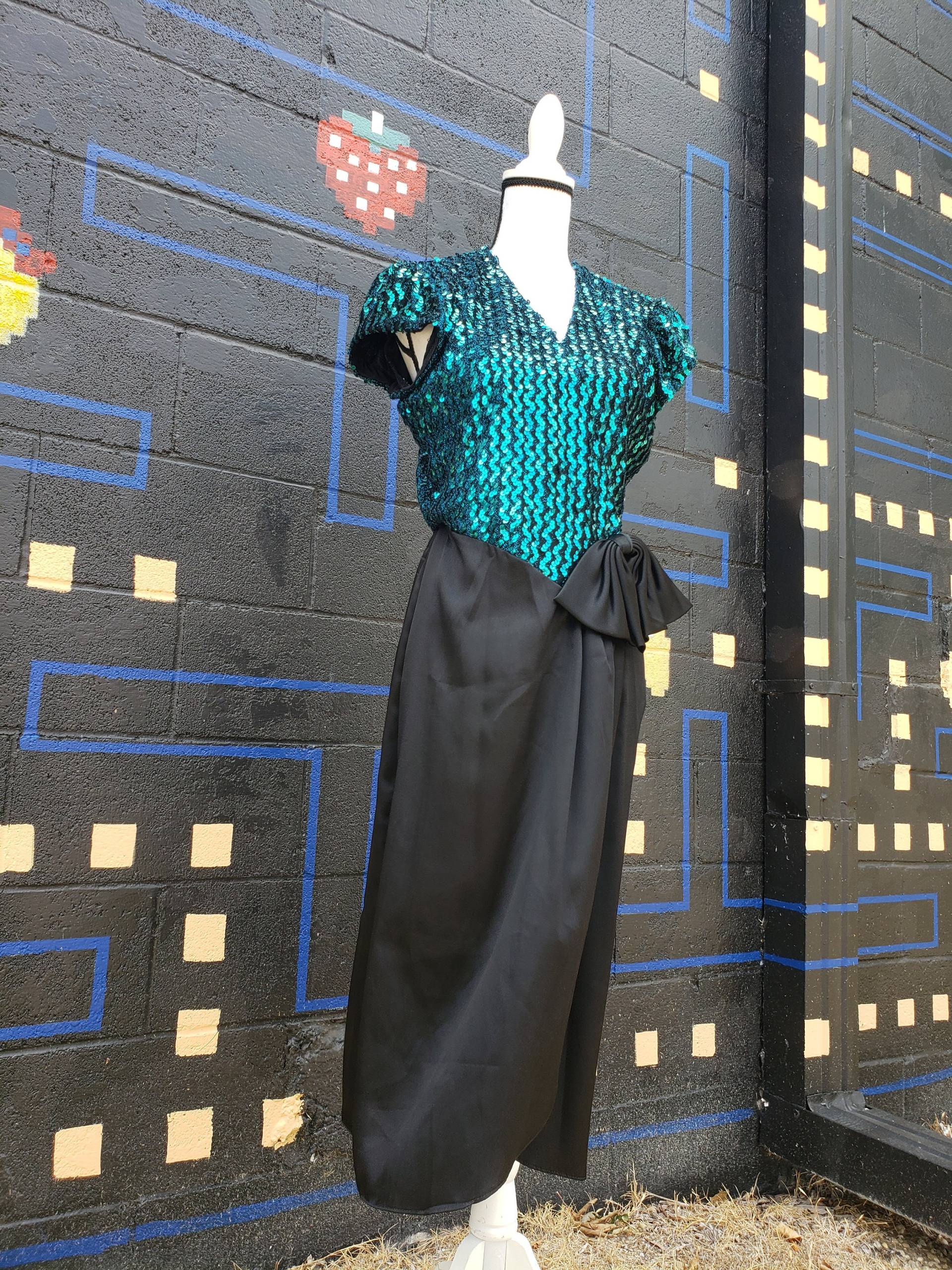 Vintage Blaugrünes & Schwarzes Pailletten Disco Wickelkleid von ThreadHoundVintage