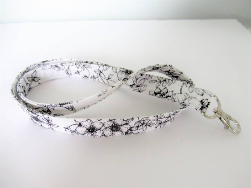 Schwarz Und Weiß Lanyard, Stoff Schlüssel Floral Geschenk Für Mitarbeiter, Schlüsselanhänger, Id Lanyard Schwarz Und Weiß Lanyard, Stoff Schlüssel Floral Geschenk Für Mitarbeiter, Schlüsselanhänger, Id Lanyard von ThreadandPurls