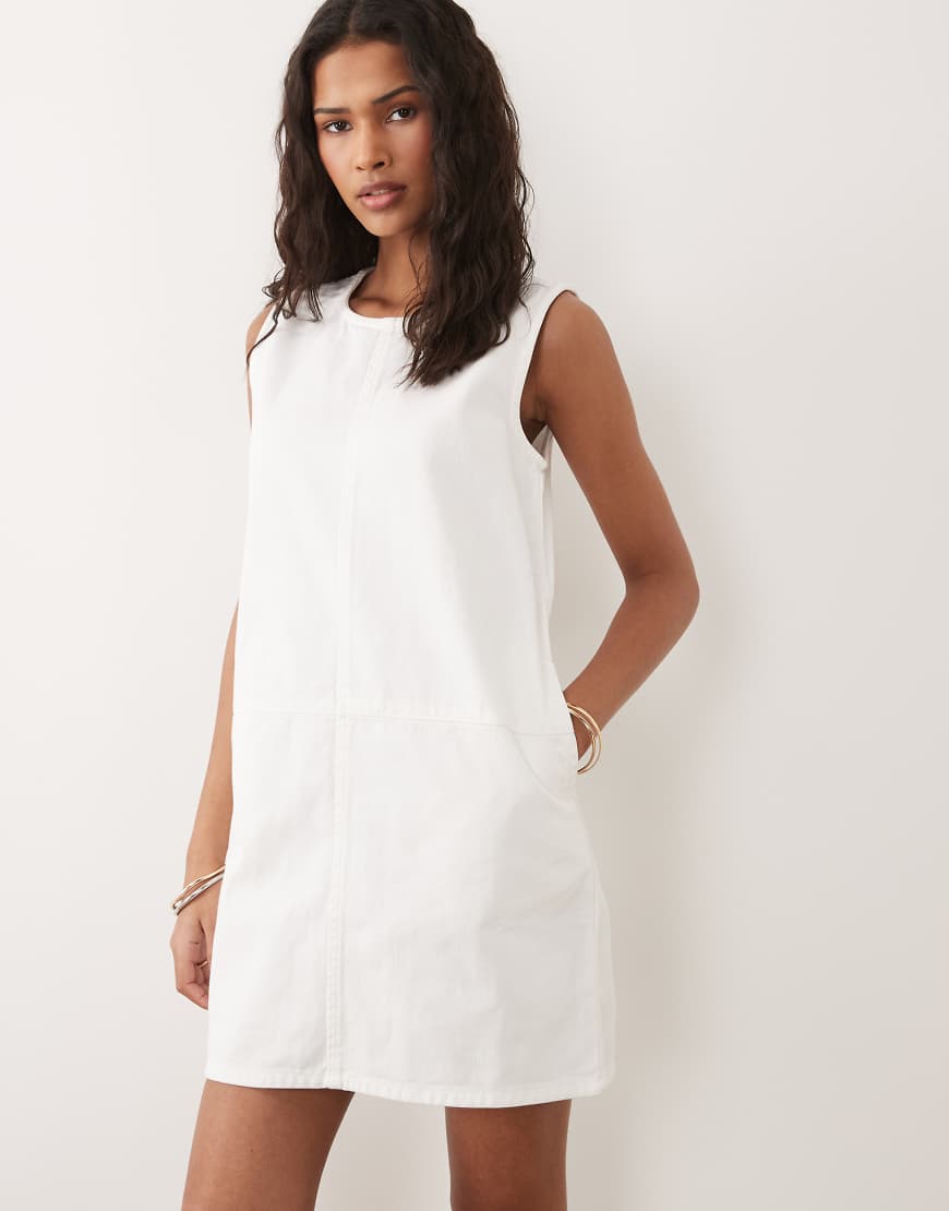 Threadbare - Ärmelloses Mini-Jeanskleid in Weiß von Threadbare