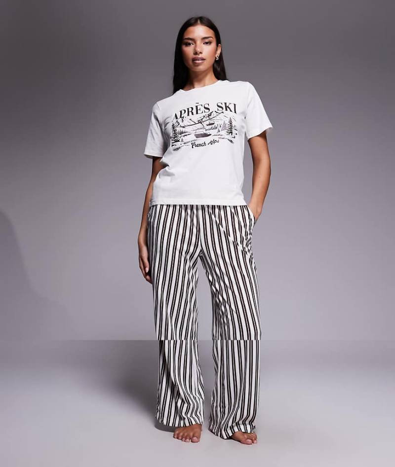 Threadbare - Apres Ski - Kurzärmliger Pyjama mit gestreifter Hose in Ecru und Braun-Brown von Threadbare