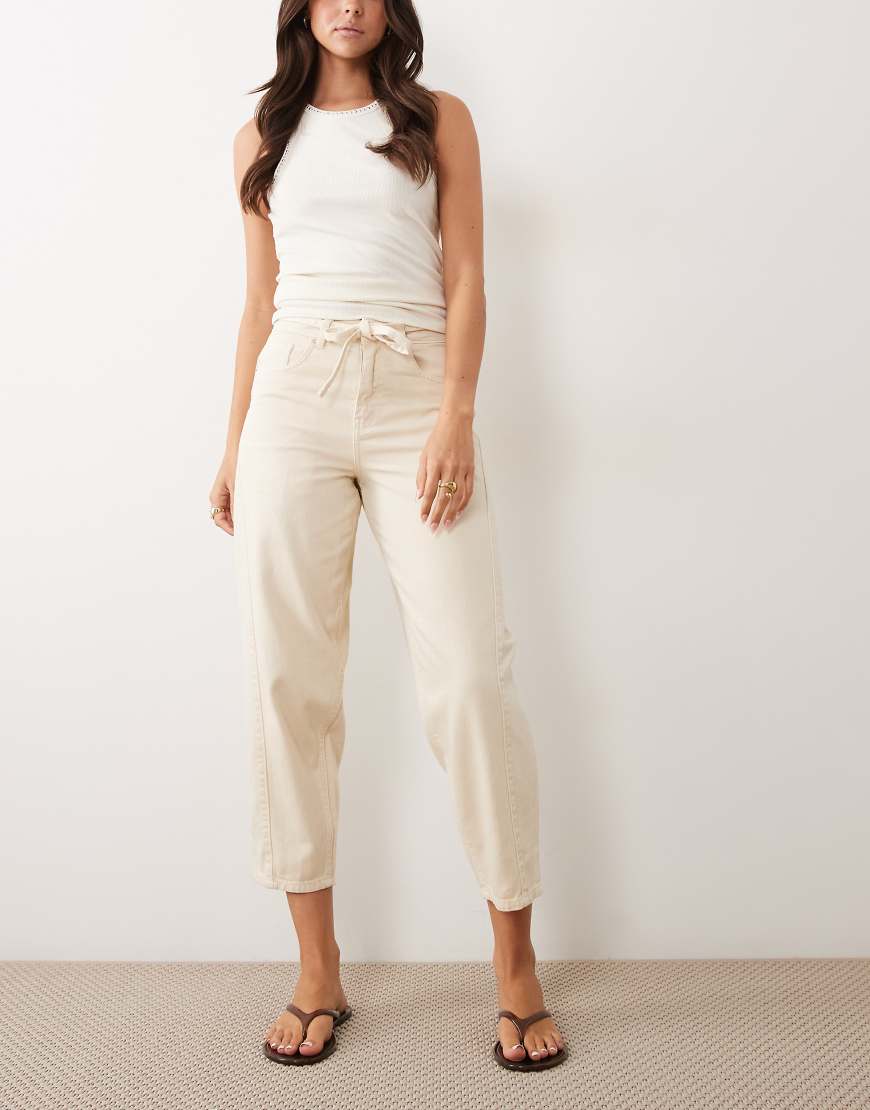 Threadbare - Barrel-Jeans in Ecru-Weiß von Threadbare