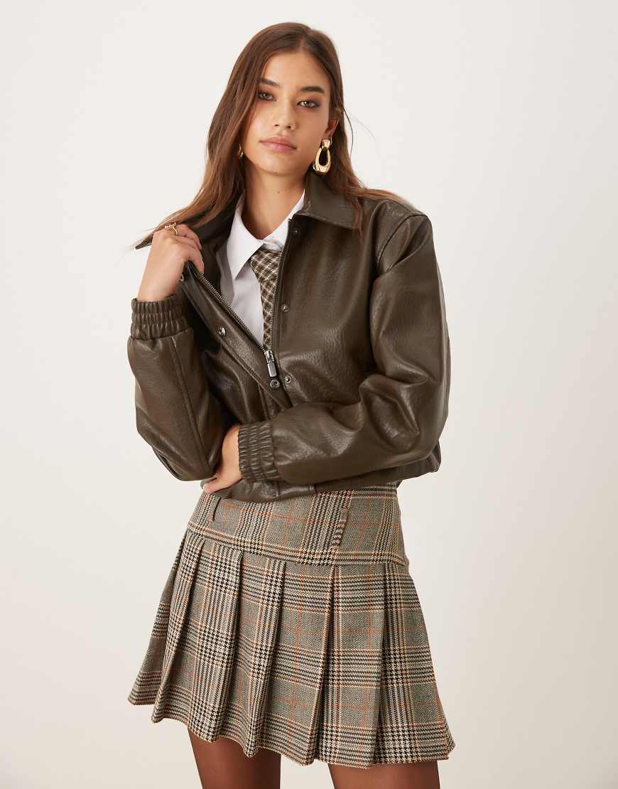 Threadbare - Bomberjacke aus Kunstleder in Schokoladenbraun-Brown von Threadbare