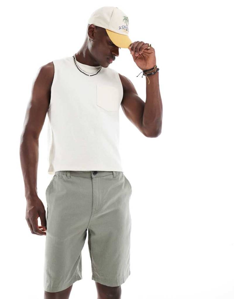 Threadbare - Chino-Shorts in Salbeigrün mit hohem Leinenanteil von Threadbare