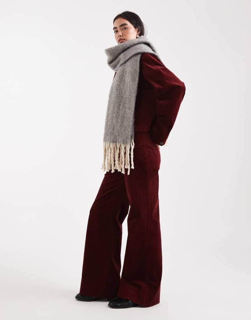 Threadbare - Deckenschal in Grau von Threadbare