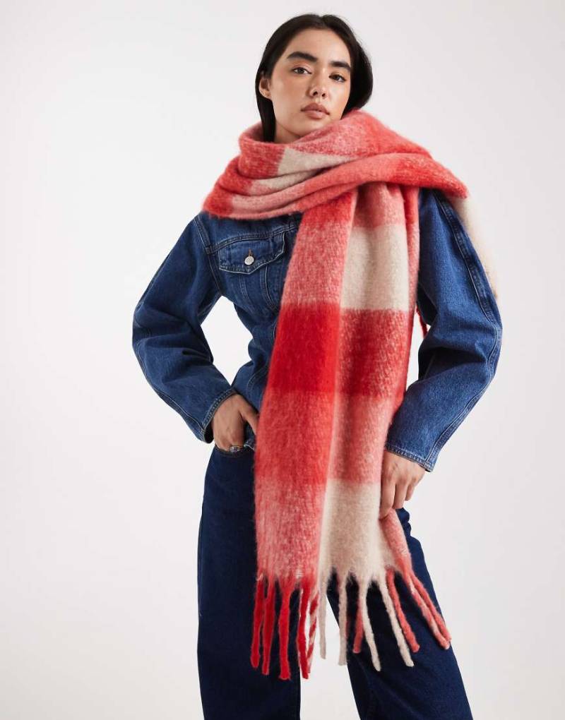 Threadbare - Deckenschal in Rot mit Vichy-Karo von Threadbare