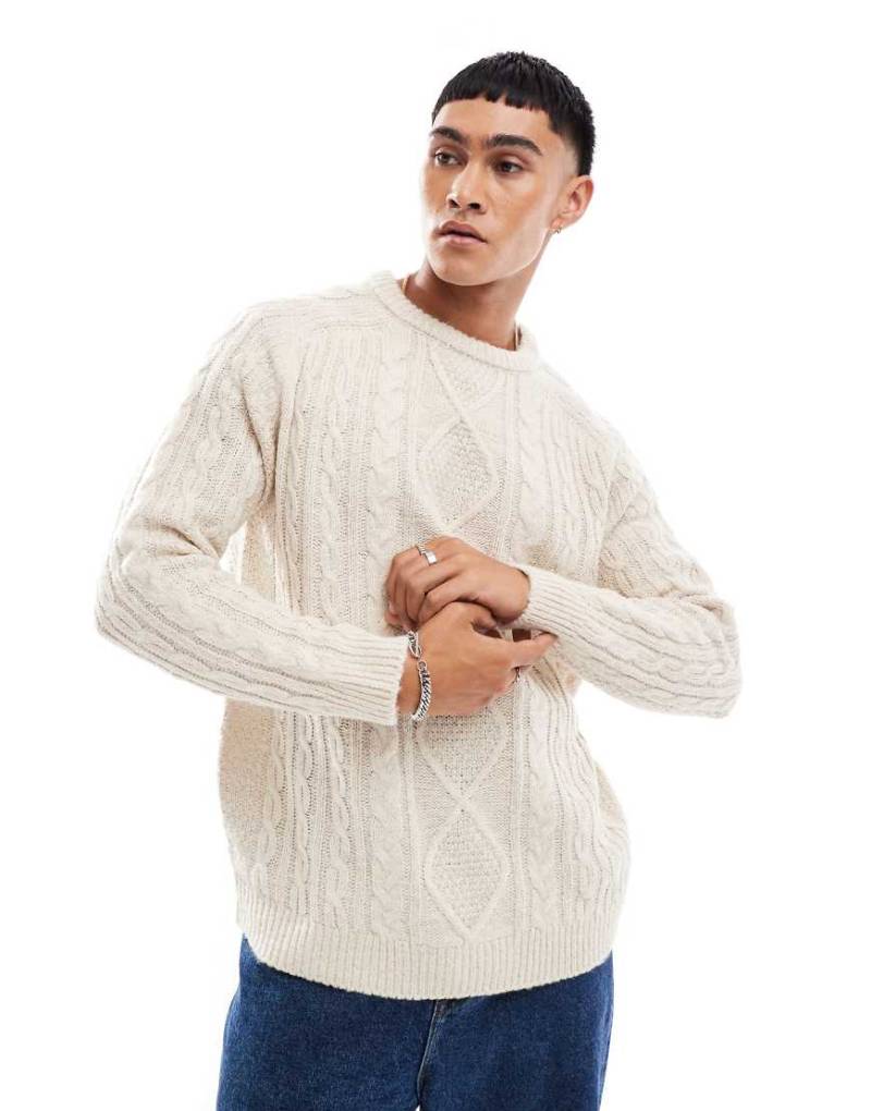 Threadbare - Dicker Oversize-Strickpullover in Cremeweiß mit Zopfmuster von Threadbare