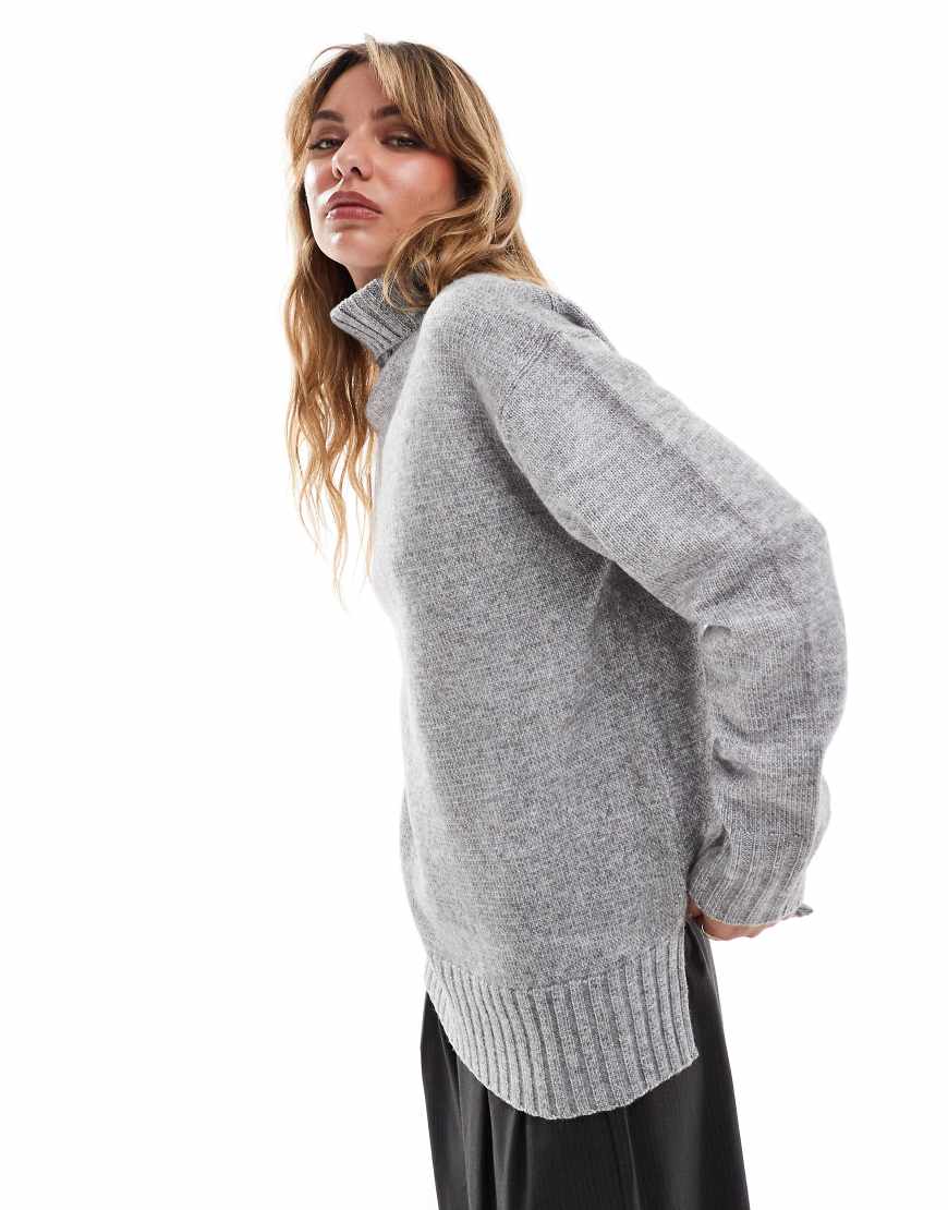 Threadbare - Flauschiger Oversize-Pullover in Grau mit Rollkragen Threadbare - Flauschiger Oversize-Pullover in Grau mit Rollkragen von Threadbare