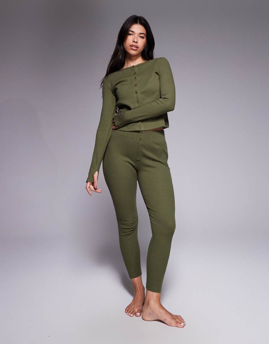 Threadbare - Geripptes Loungewear-Set in Khaki mit langärmligem Oberteil mit Knopfleiste-Grün von Threadbare