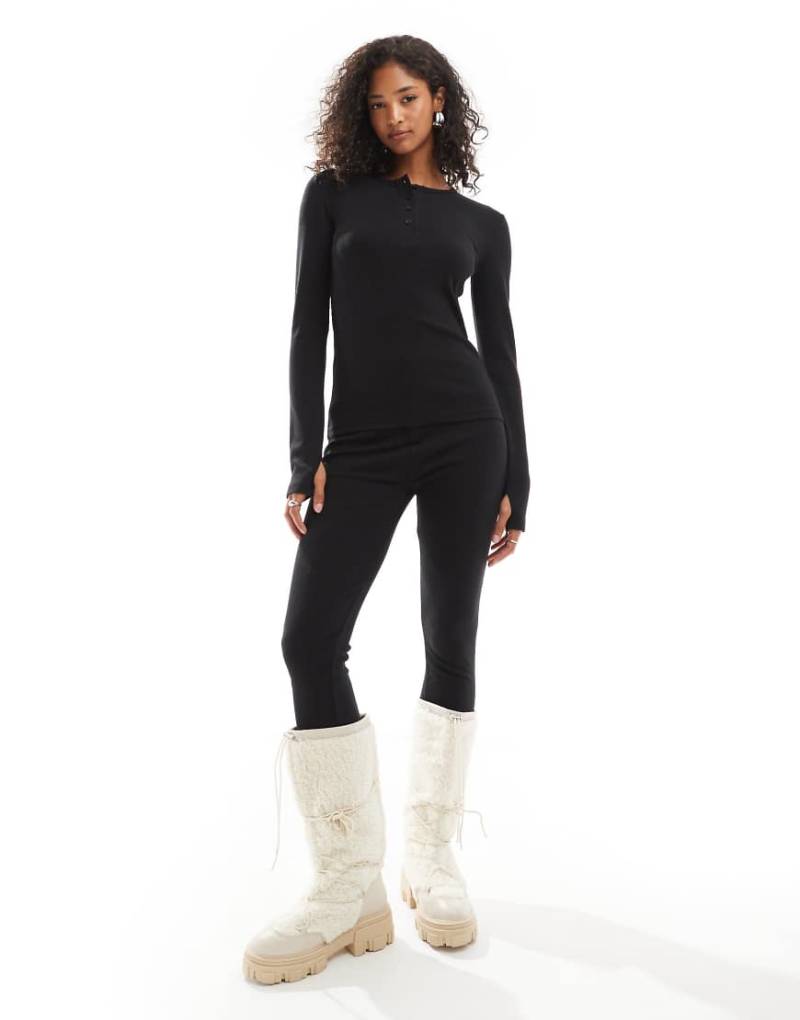 Threadbare - Geripptes Ski-Set aus Baselayer-Oberteil und Leggings in Schwarz von Threadbare