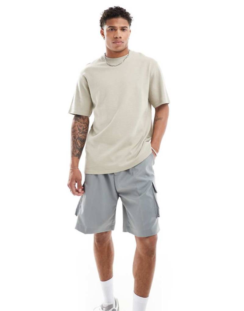 Threadbare - Geripptes T-Shirt in Stein mit Struktur-Neutral von Threadbare