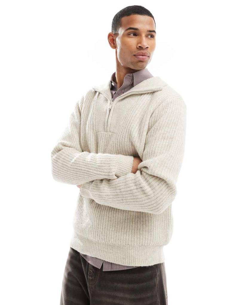 Threadbare - Grobstrick-Pullover in meliertem Ecru mit kurzem Reißverschluss-Weiß von Threadbare