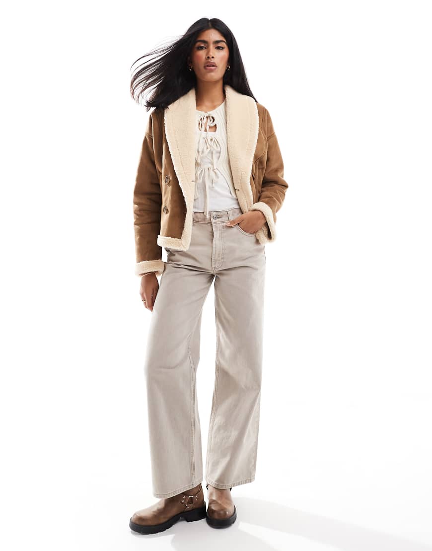 Threadbare - Jacke aus Wildlederimitat und Teddyfell in Hellbraun Threadbare - Jacke aus Wildlederimitat und Teddyfell in Hellbraun von Threadbare