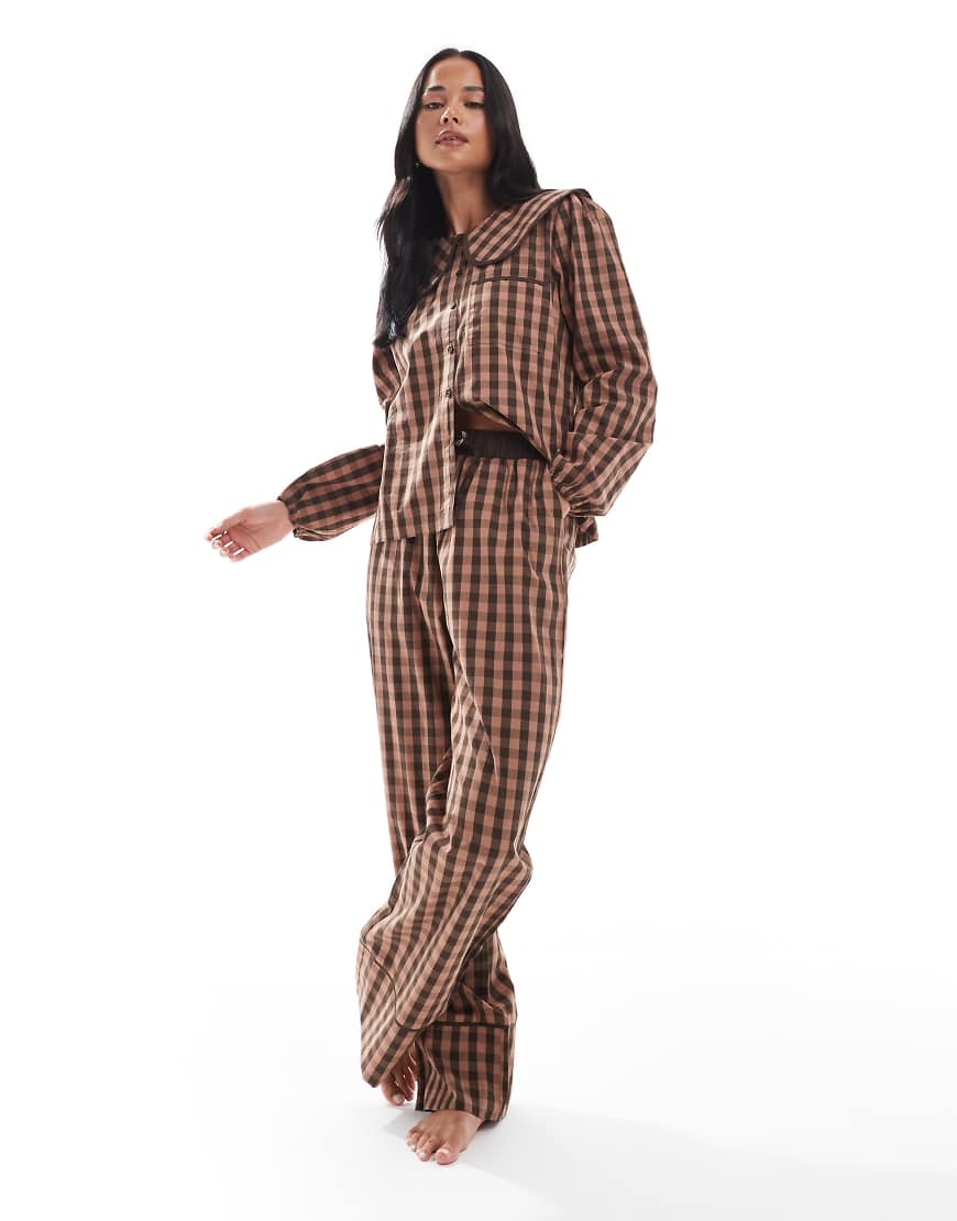 Threadbare - Karierter Pyjama in Braun mit Knopfleiste und Kragen Threadbare - Karierter Pyjama in Braun mit Knopfleiste und Kragen von Threadbare