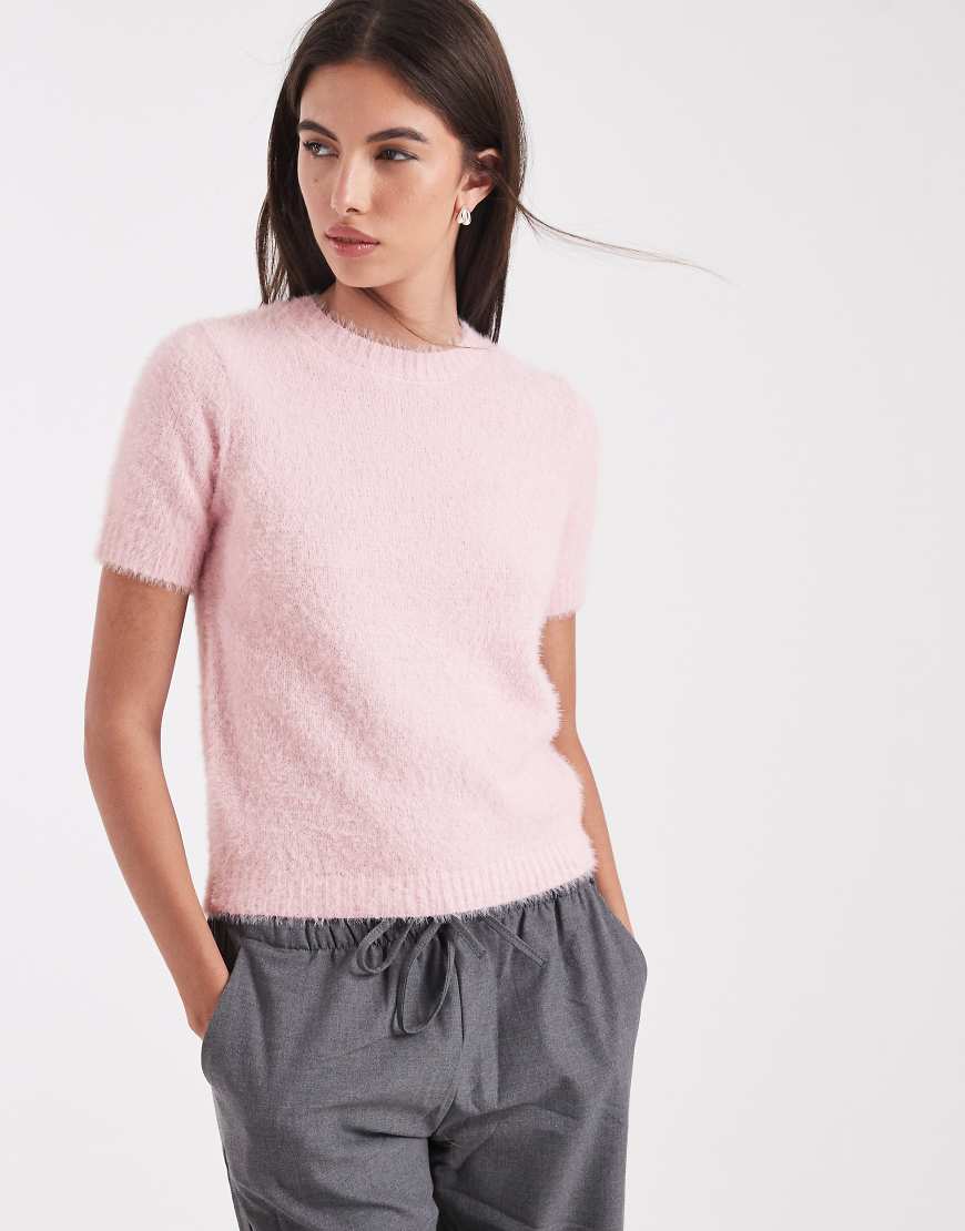 Threadbare - Kurzärmliges, flauschiges Strick-T-Shirt in Rosa von Threadbare