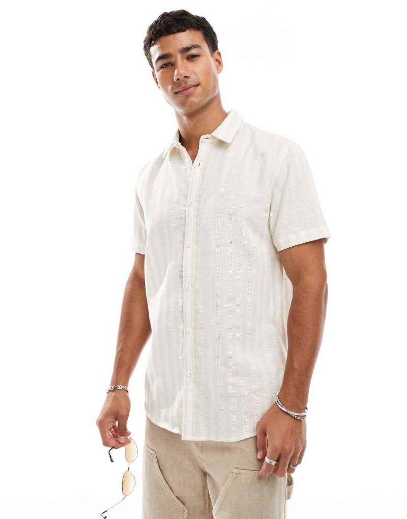 Threadbare - Kurzärmliges Hemd in Beige und Weiß gestreift-Neutral von Threadbare