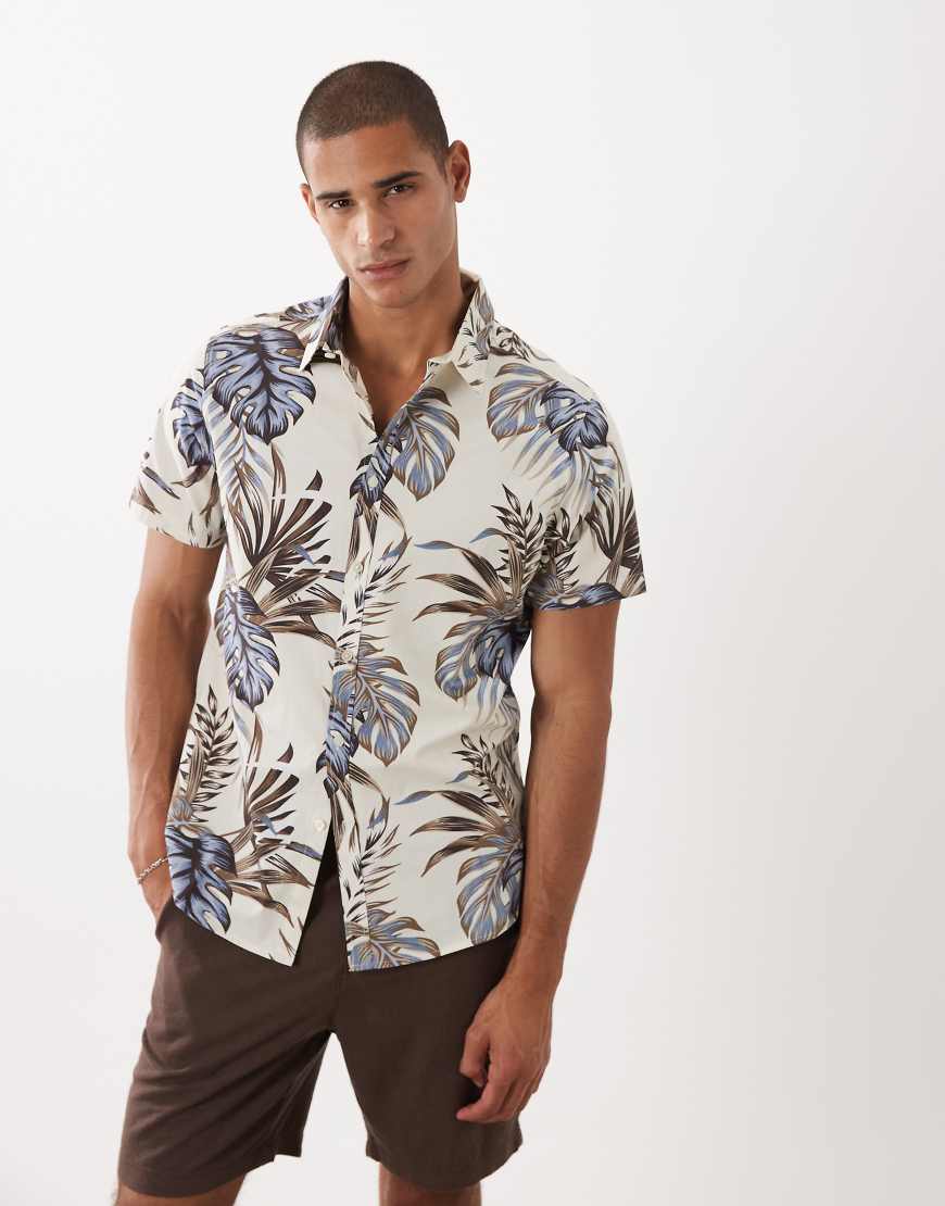 Threadbare - Kurzärmliges Hemd in Ecru mit Palmenmuster-Neutral von Threadbare